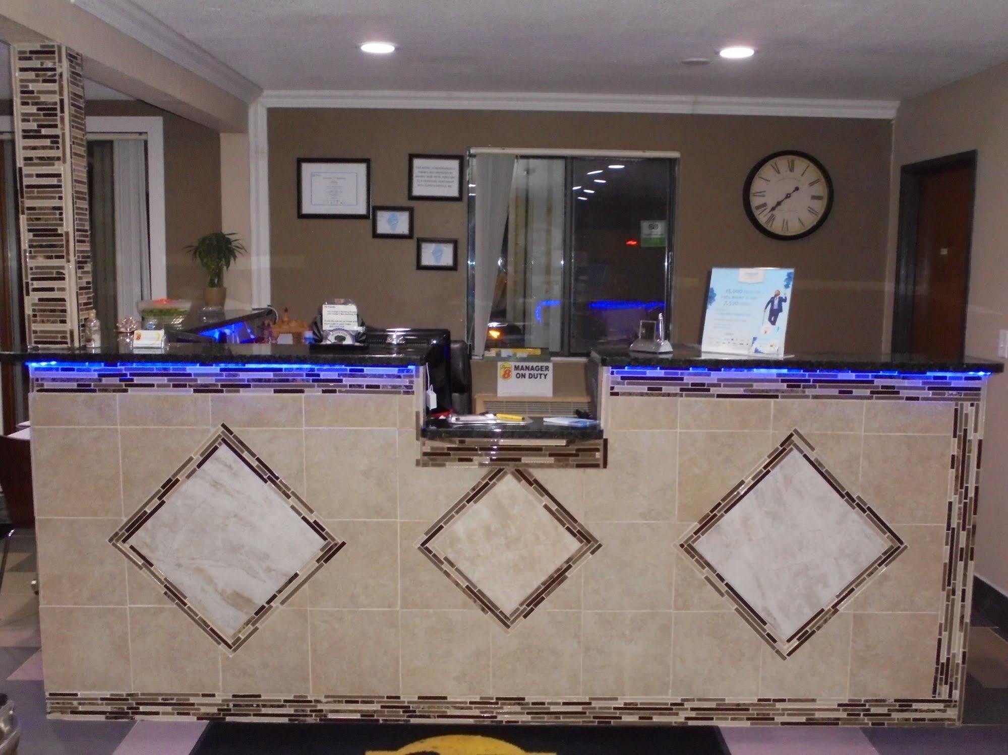Super 8 By Wyndham Okawville מראה חיצוני תמונה